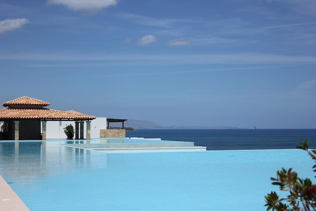 Professional Pool Cleaning Services in Davie